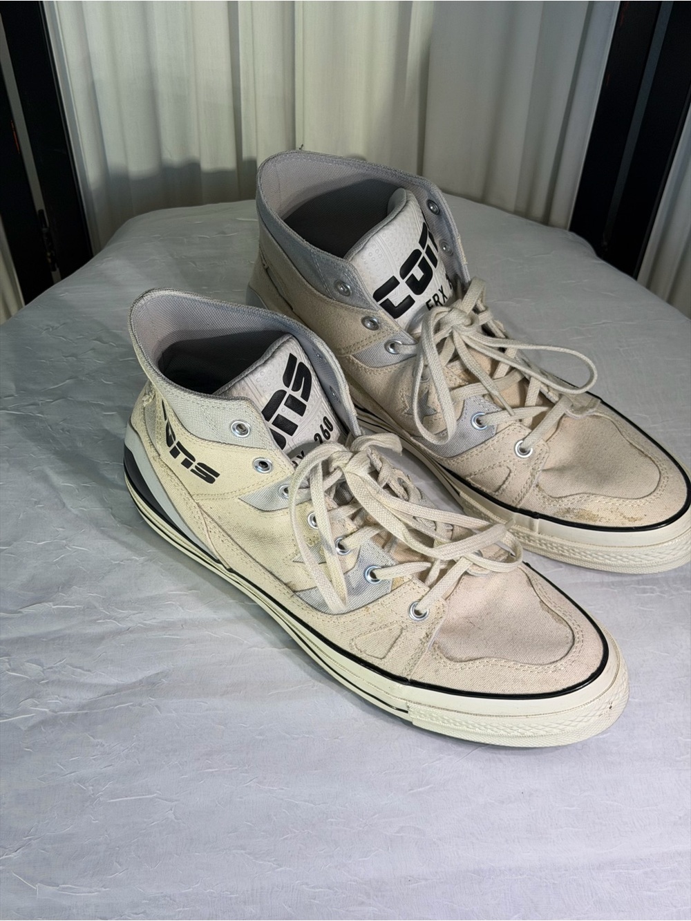 Converse Men’s Chuck 70 E260 High Top - Picture 2 of 6